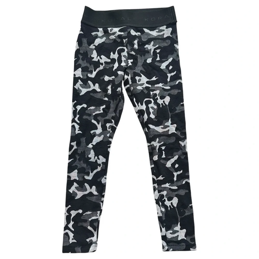 KORAL Knockout Crop Leggings Logo Waistband in Black/White Camo Women’s XS